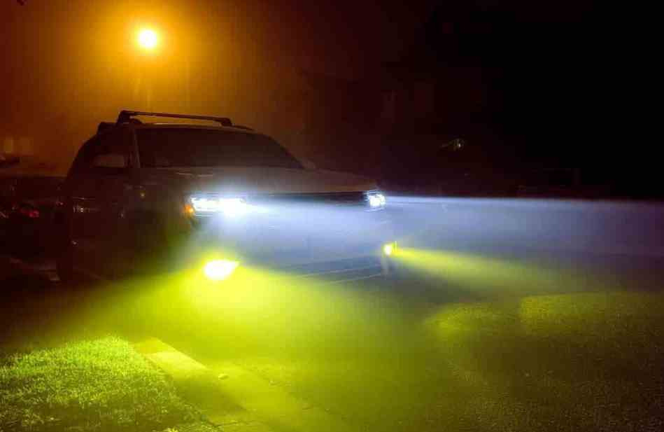 Какой цвет лучше для противотуманных фар автомобиля?