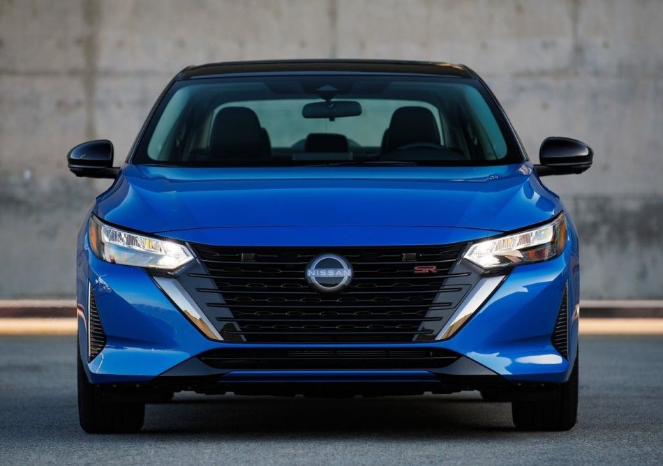Обзор Nissan Sentra: фейслифт 2023 года