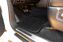 Toyota Land Cruiser 200 2007-2021 гг. Текстильные коврики Premium V-2 (2012-2021, Черный) фото 9