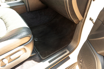 Toyota Land Cruiser 200 2007-2021 гг. Текстильные коврики Classic V-2 (2012-2021, Черный) фото 9