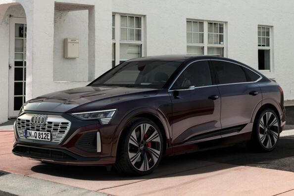 Обзор премиального купеобразного кроссовера Audi Q8 e-tron Sportback фото 5