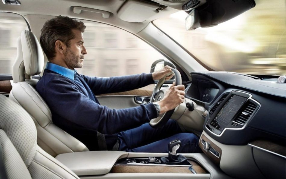 Секрет комфортного вождения: как правильно сидеть за рулем?