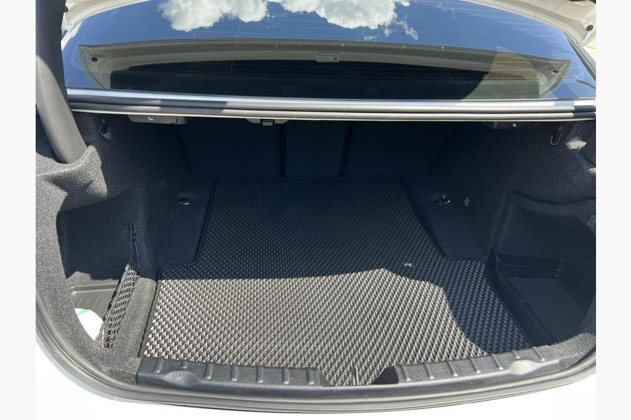 BMW 3 серия F30/F31 2012-2019 гг. Коврик в багажник EVA (для F30, Полный привод, Черный) Image