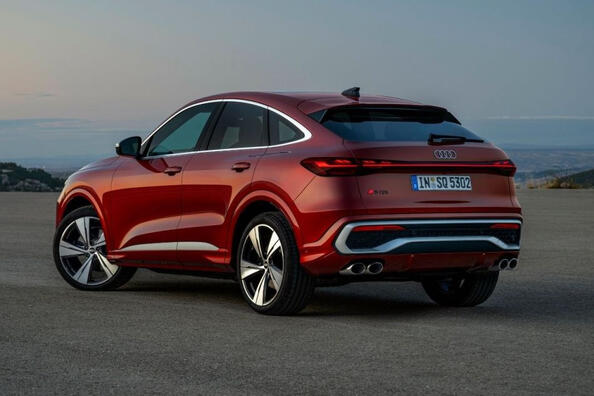 Audi SQ5 Sportback 2025: обзор спортивного кроссовера-купе фото 3