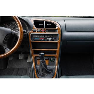Накладки на панель приборов (Орех, F 1994-1997) Mazda 323 1977-2003 гг. фото 1
