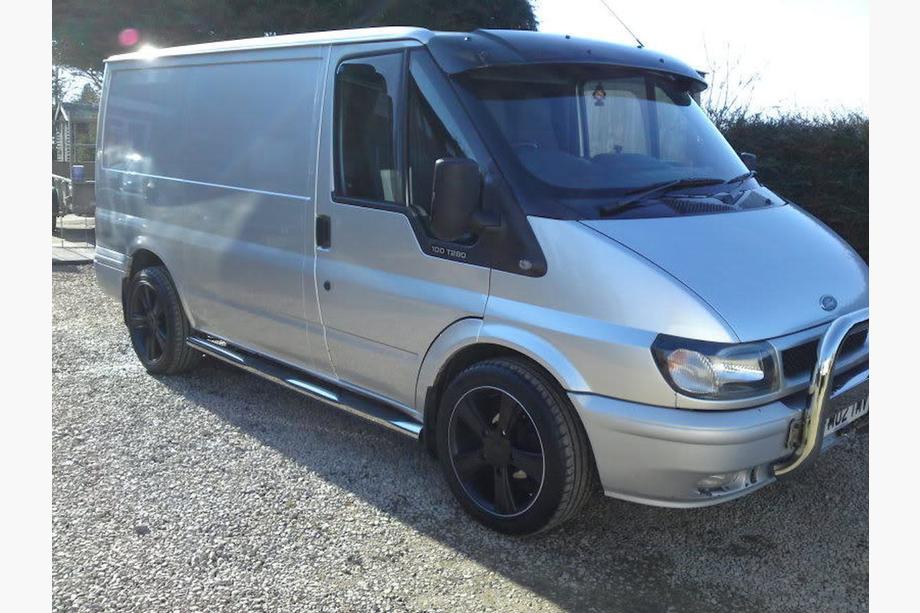 Ford Transit 2000–2014 гг. Козырек на лобовое стекло (черный глянец, 5мм) Фото 12