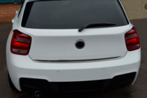 BMW 1 серия F20/F21 2011-2019 гг. Накладка на багажник нержавейка фото 4