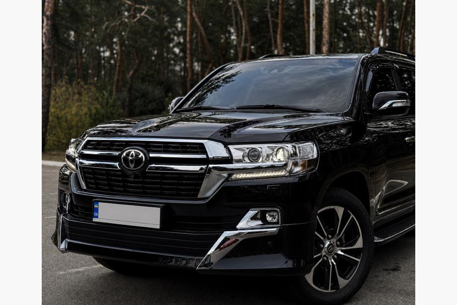 Toyota Land Cruiser 200 2007-2021 гг. Передняя накладка 2016↗ (Executive 2021) Фото 2