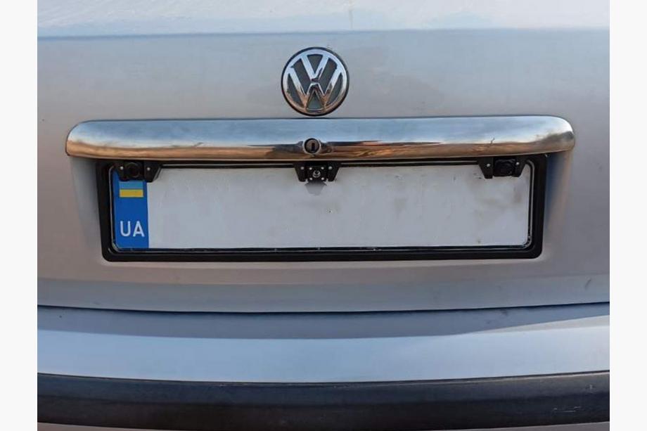 Хромированная накладка над номером 1996-2001 (нержавейка) Image