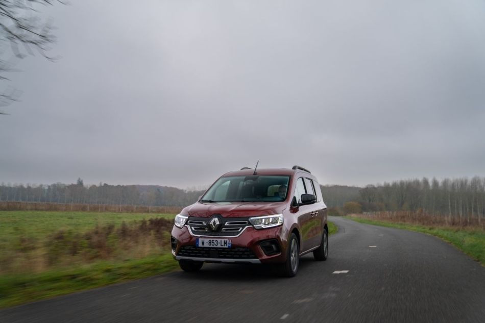 Обзор Renault Kangoo E-Tech: электрический минивэн