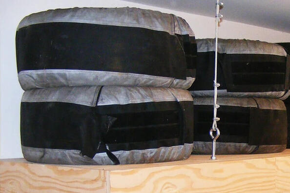 Как правильно хранить шины в домашних условиях?