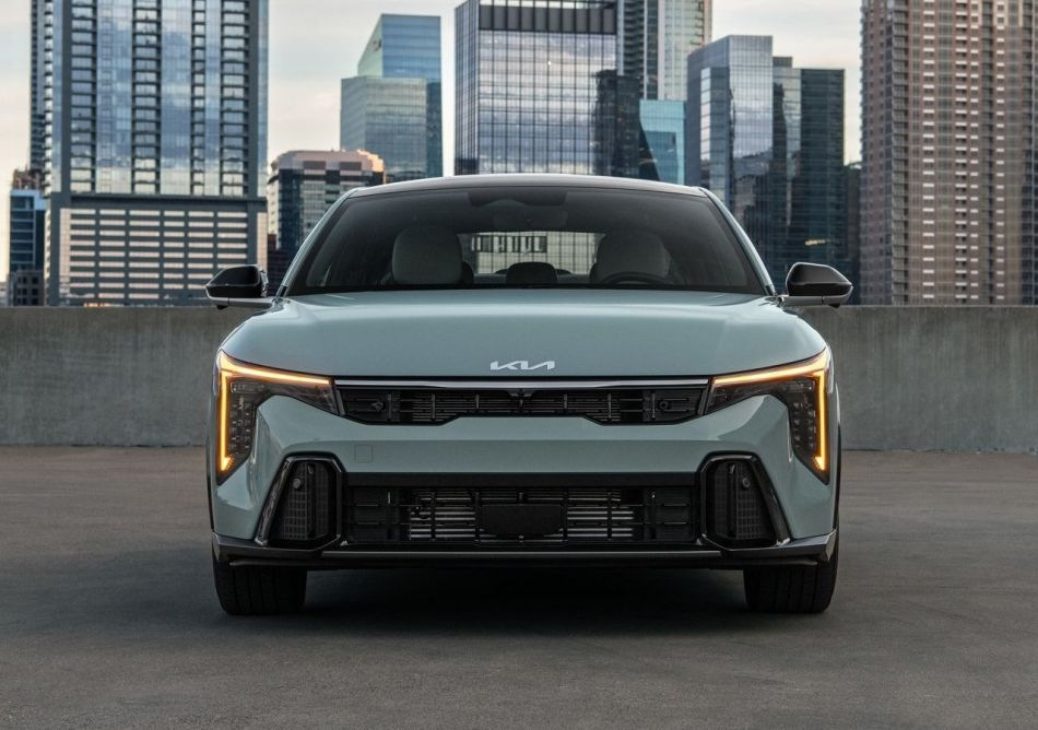 Обзор Kia K4 второго поколения: стиль, технологии и пространство