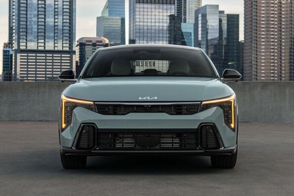 Обзор Kia K4 второго поколения: стиль, технологии и пространство