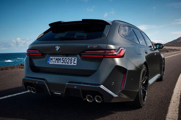 Обзор спортивного универсала BMW M5 Touring 2024 года фото 4