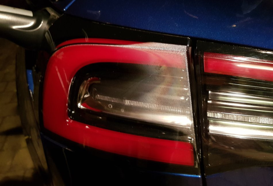 Нужно ли полировать задние фонари автомобиля?