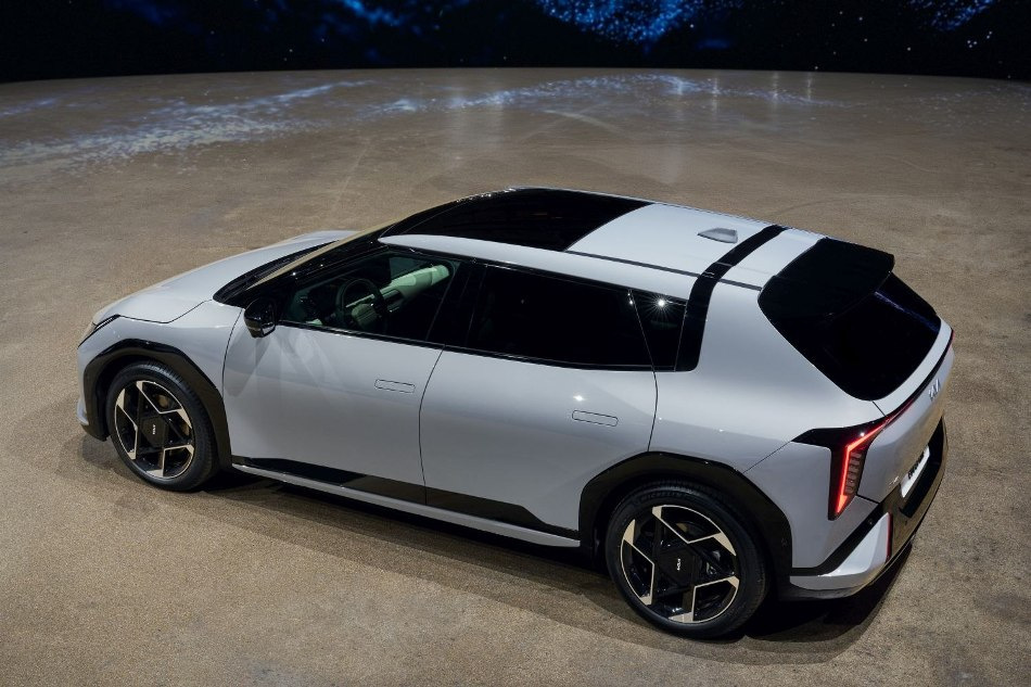 Обзор нового электрического хэтчбека Kia EV4 Hatch