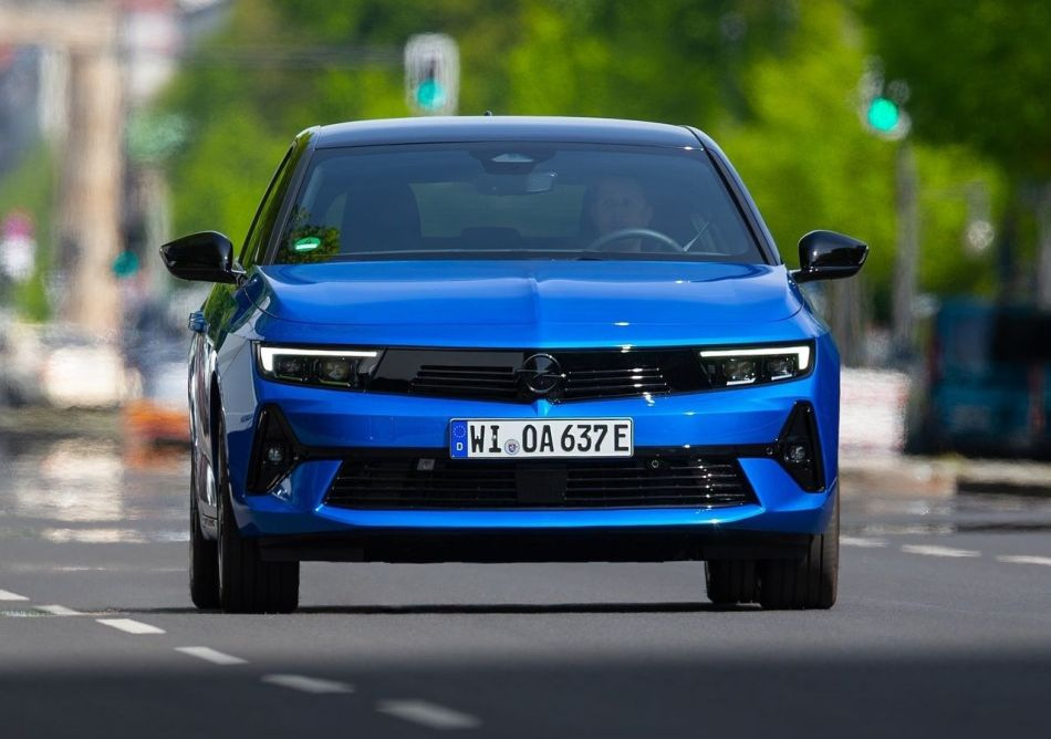 Opel Astra L Electric 2023: обзор электромобиля
