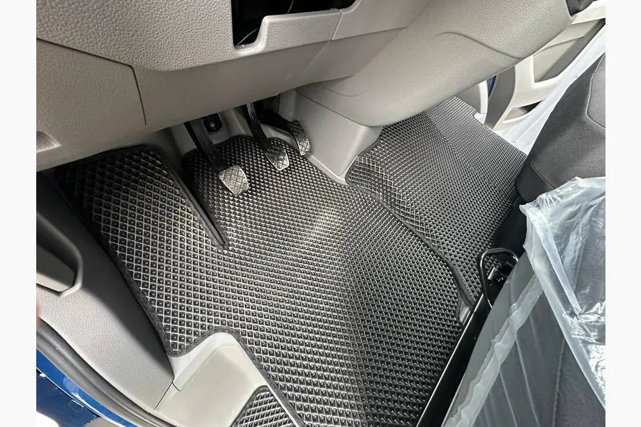 Volkswagen Crafter 2016- гг. Коврики 2024+ (3шт, EVA, Черный) Фото 1