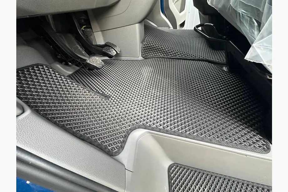 Volkswagen Crafter 2016- гг. Коврики 2024+ (3шт, EVA, Черный) Фото 5