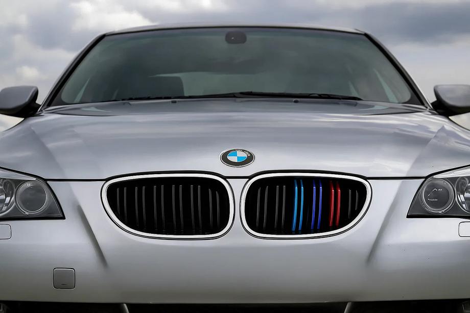 BMW 5 серия E60/E61 2003-2010 гг. Ноздри M-Look (M-Color с хромированной окантовкой) Фото 1