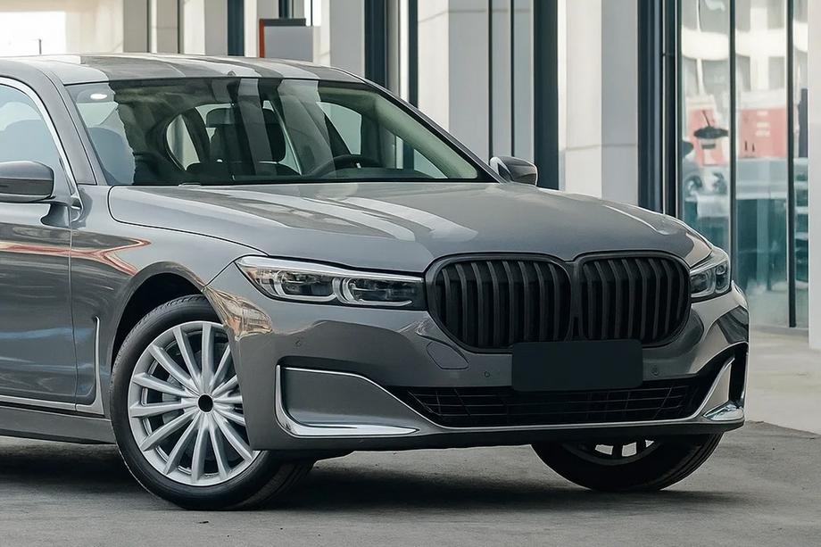 BMW 7 серия G11/G12 2015-2022 гг. Ноздри 1 Полоса (2019-2022, Черный Матовый) Image