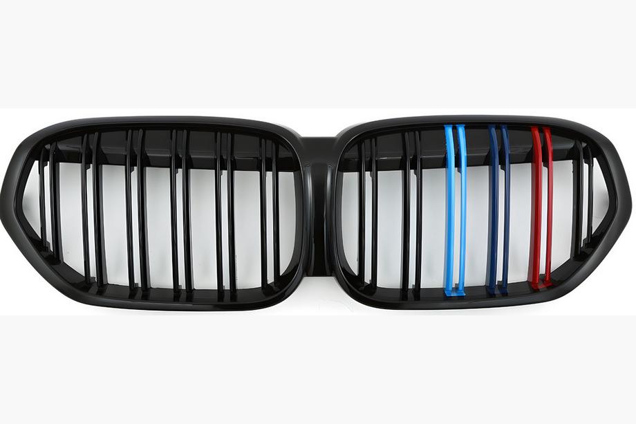 BMW X1 F48 2015-2022 гг. Ноздри M-Look (2020-2022, M-Color) Фото 2