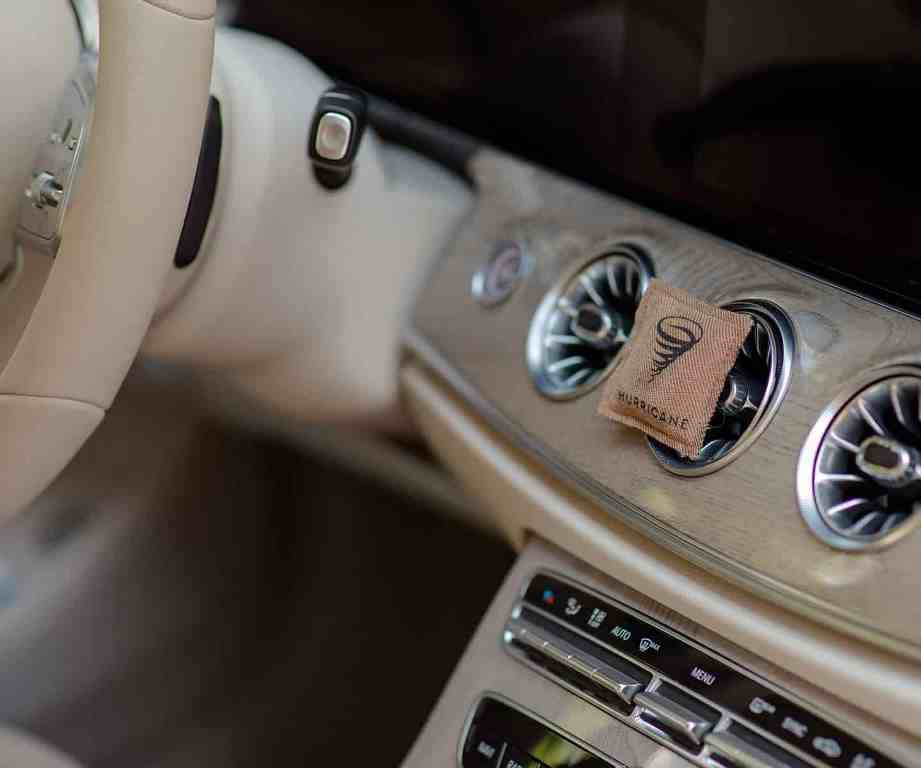 Как выбрать ароматизатор в салон автомобиля: создаем атмосферу комфорта