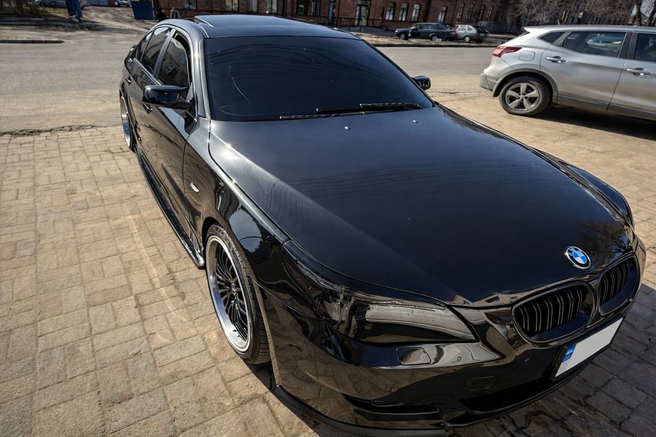 BMW 5 серия E60/E61 2003-2010 гг. Боковые Пороги DPT (Черный Глянец) Фото 4