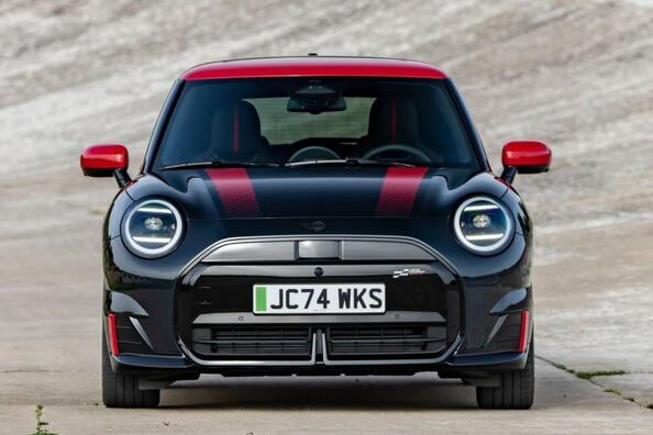 Обзор электрического хэтчбека MINI John Cooper Works Electric