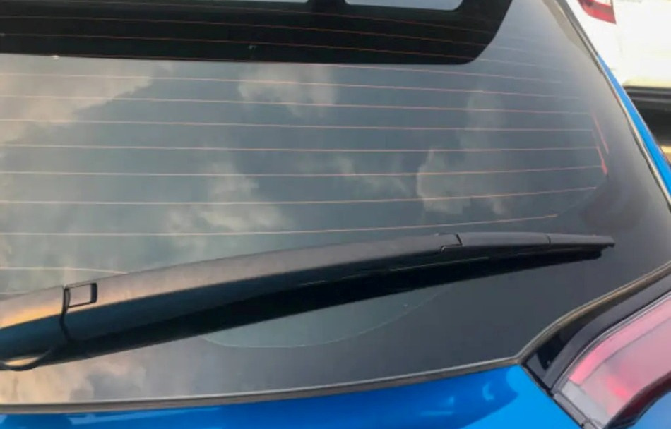 Плюсы и минусы тонировки заднего стекла автомобиля