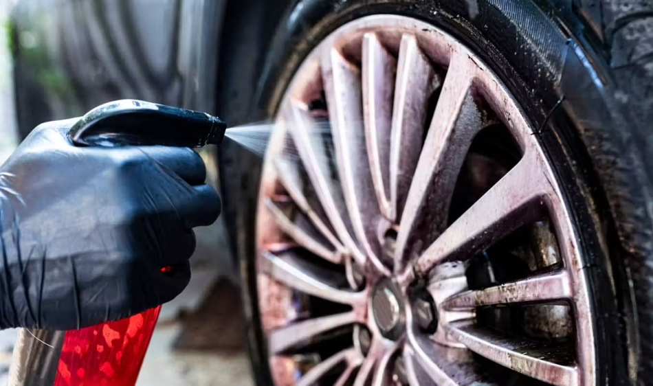 Чем очистить диски от тормозной пыли?