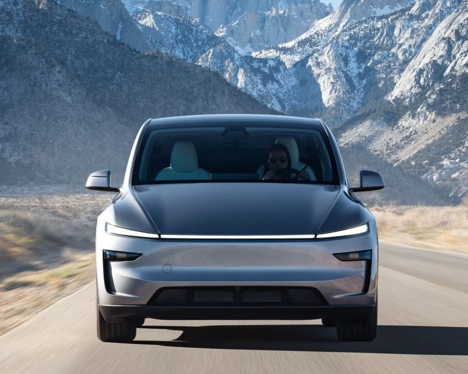 Обзор Tesla Model Y 2025: Электрический кроссовер нового уровня