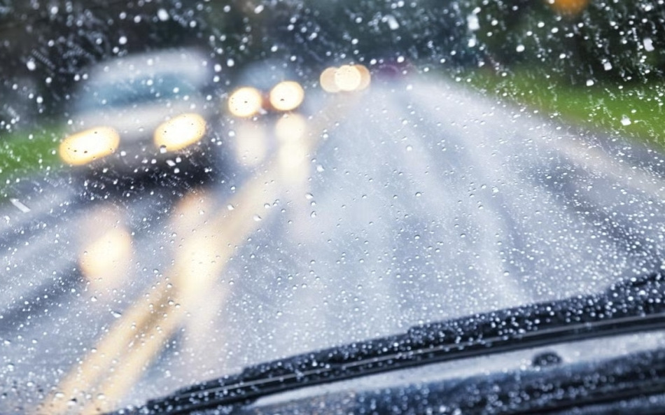 Как избежать аварий во время дождя: 5 практических советов