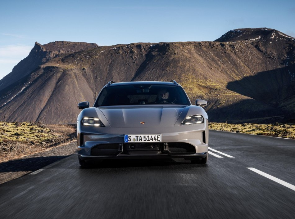 Обзор Porsche Taycan Sport Turismo 2025