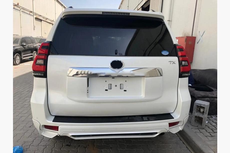 Задний диффузор TRD из 3 частей (для 2017+) Image