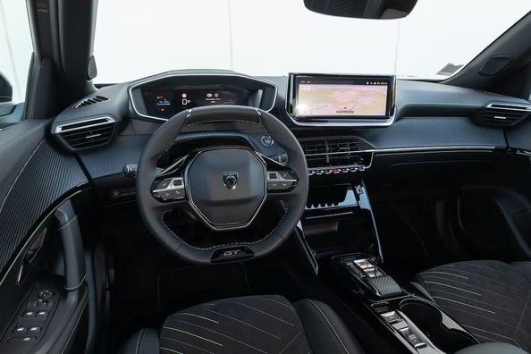 Обновленный Peugeot 2008: Свежий взгляд на городской кроссовер фото 5