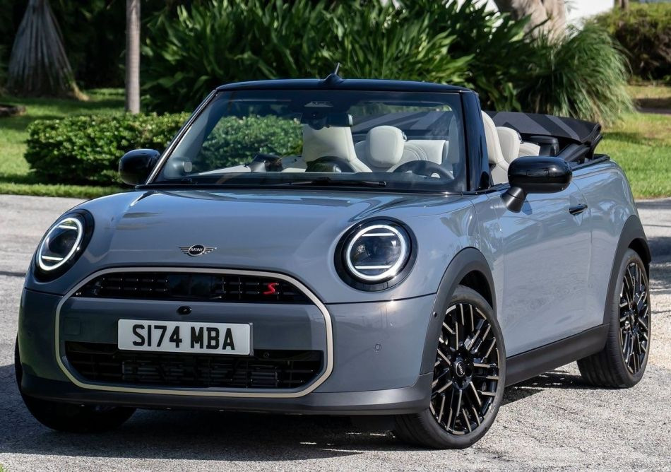 Обзор Mini Cabrio: Открытое наслаждение в городском стиле