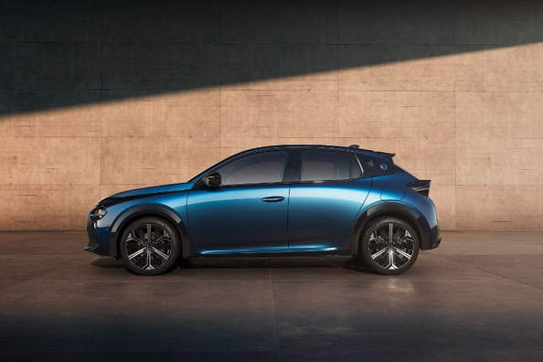 Lancia Ypsilon (L21): Возврат стиля и эффективности фото 3