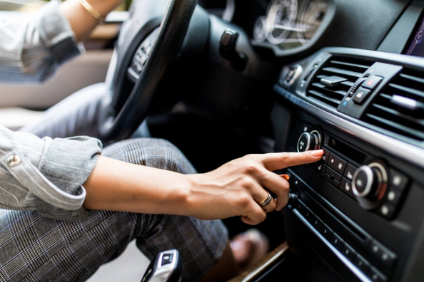 Как эффективно использовать кондиционер в машине: советы по прохладе и экономии