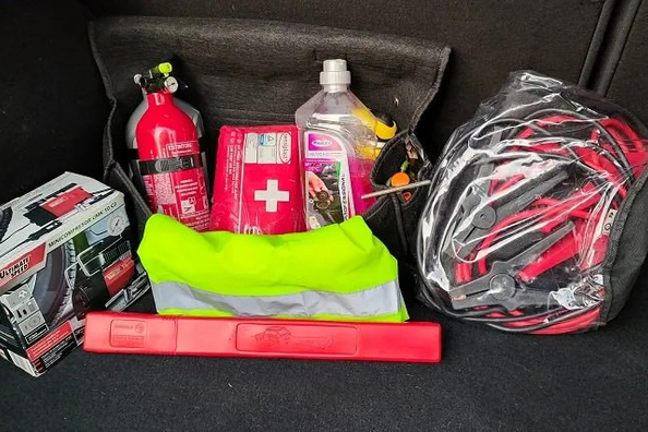 Какие инструменты должны всегда быть в автомобиле?