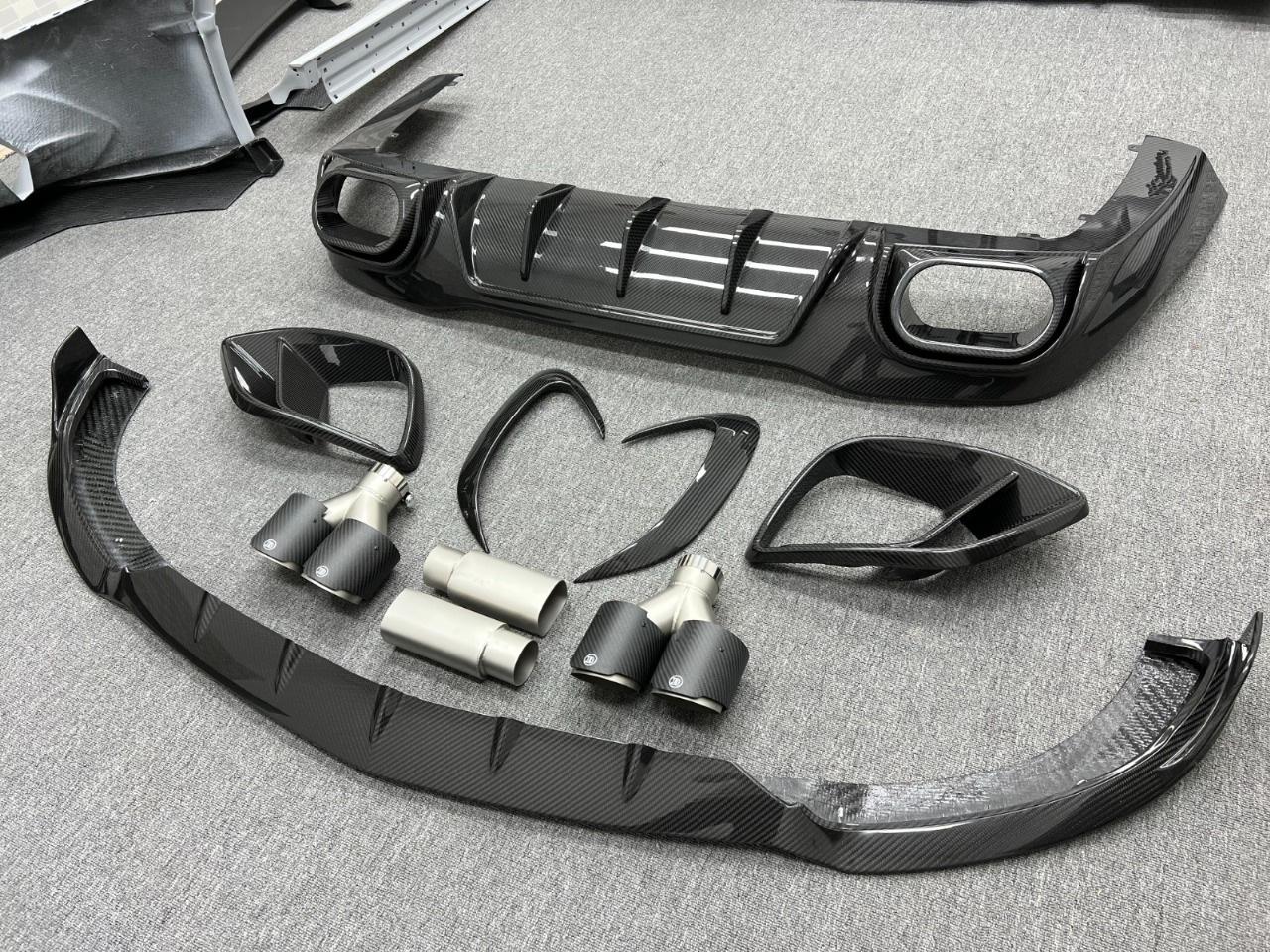 Комплект обвісів BRB Carbon V2 (для GT53 2018-2022) для Mercedes AMG GT 4 X290 2018- рр