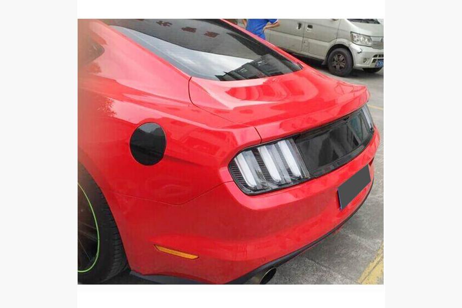 Ford Mustang 2015-2023 гг. Накладки на Задние Фонари (2015-2017, Карбон) Фото 3