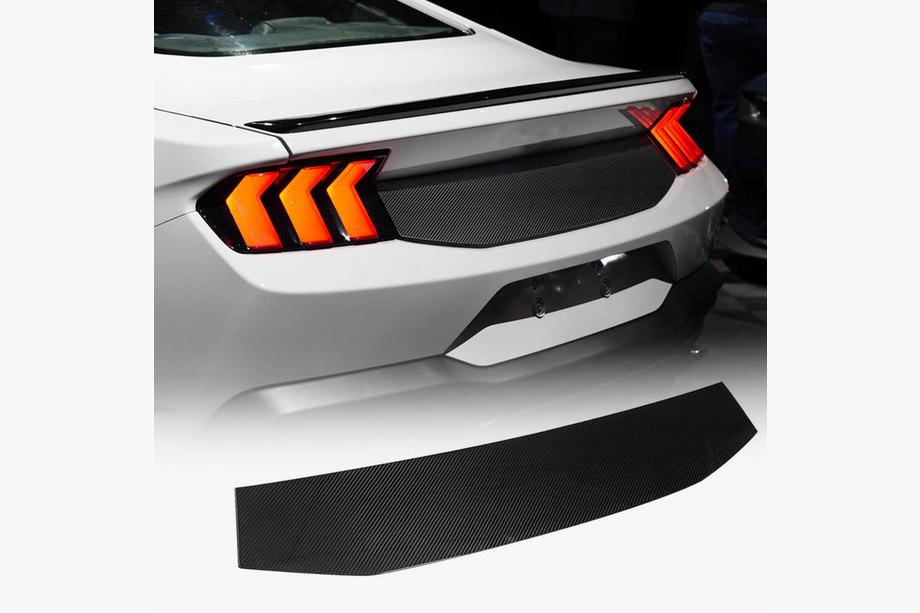 Ford Mustang 2024- гг. Накладка на крышку багажника (Карбон) Фото 1