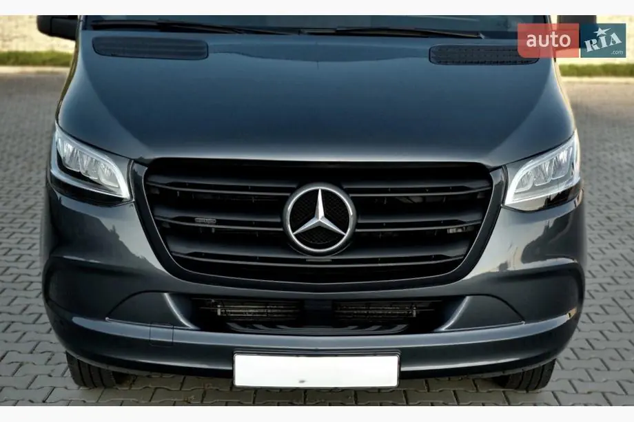 Mercedes Sprinter W907/W910 2018- гг. Передние фары LED (2 шт)