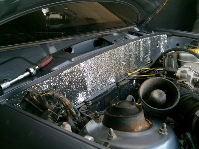 Стоит ли шумоизолировать моторный отсек автомобиля?