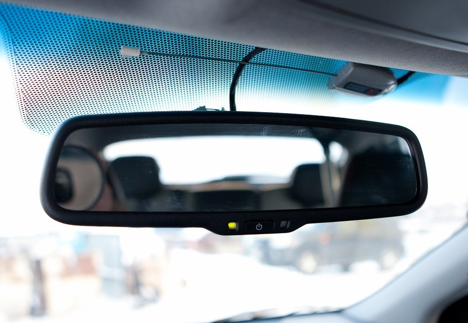 Как выбрать идеальное зеркало заднего вида в салоне автомобиля?