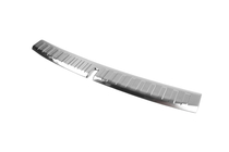 Накладка на задний порог Carmos (2024+, нержавейка, матовая) фото 2 Накладка на задний порог Carmos (2024+, нержавейка, матовая) фото 2