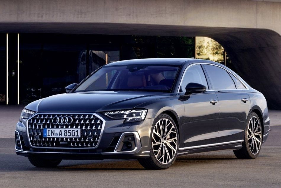 Обзор Audi A8 (D5): Рестайлинговая версия