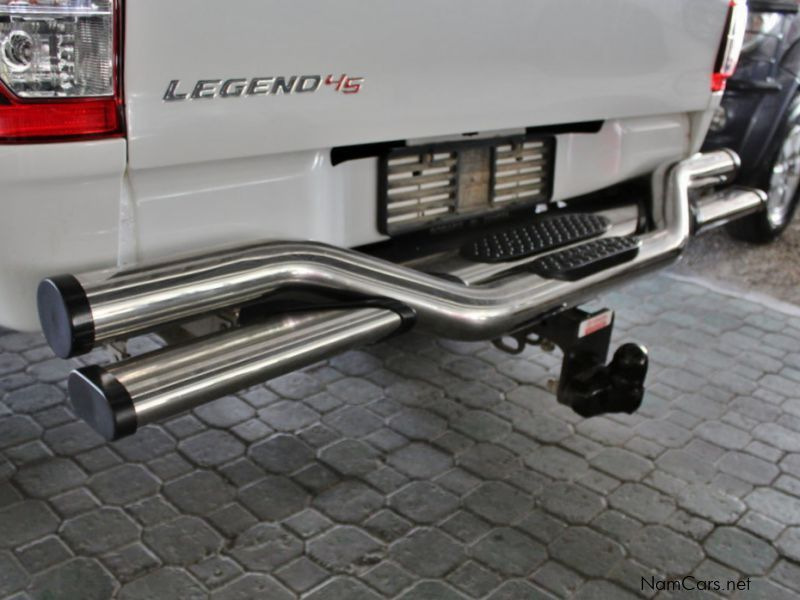 Как выбрать заднюю подножку для пикапа: удобство и защиту