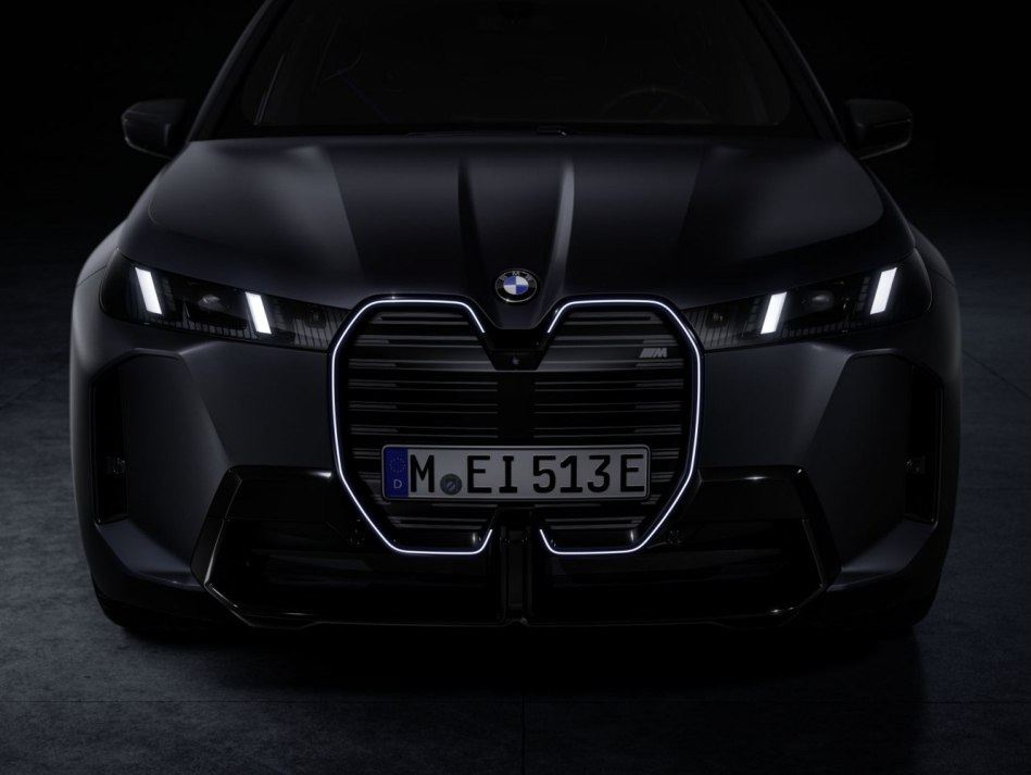 Обзор BMW iX M70: Электрическая мощь в спортивном исполнении